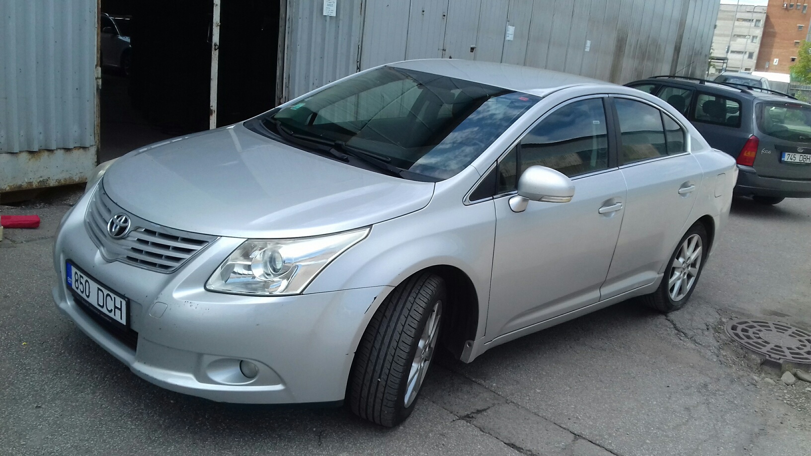 Toyota avensis 2009 универсал